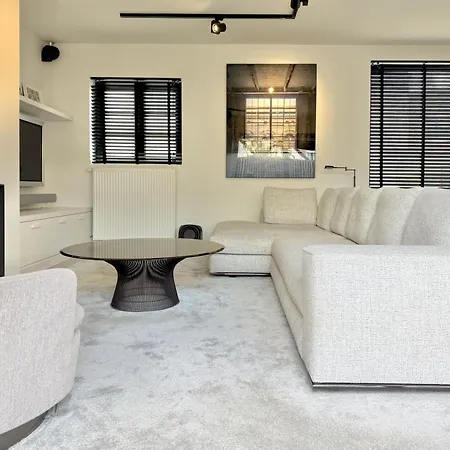 Villa 22 Charming Spacious Near Golf