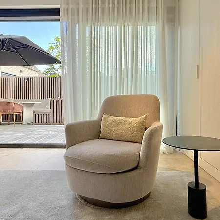 22 - Charming Spacious Near Golf Villa