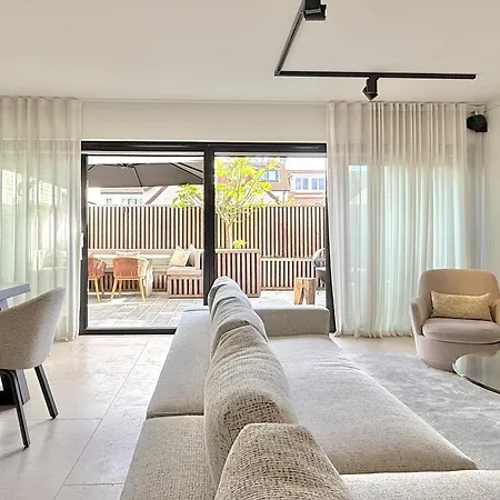 22 - Charming Spacious Near Golf *